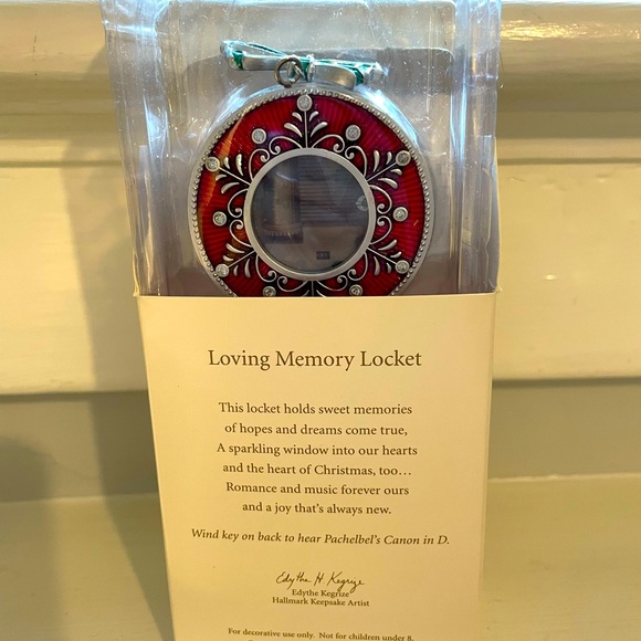 Keepsake Memory Locket - Picture 2 of 3